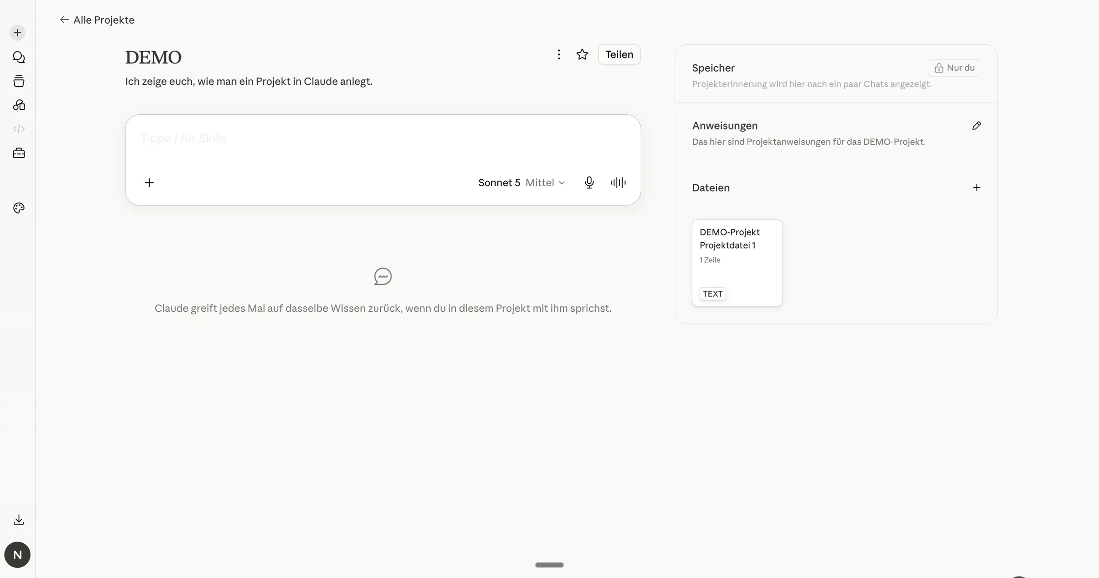 Ein Claude-Projekt mit Projektanweisungen und den vier abgelegten Dateien.